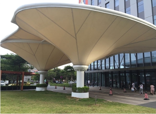 PTFE廣場倒傘膜：為何成為現(xiàn)代廣場建筑的設(shè)計(jì)寵兒？